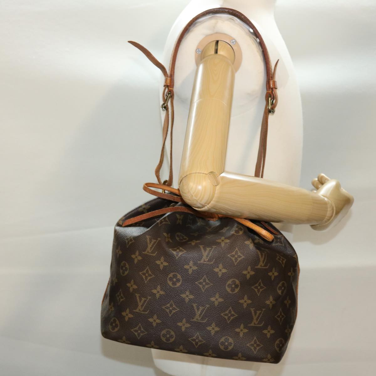 LOUIS VUITTON Monogram Petit Noe Shoulder Bag M42226 LV Auth 40789