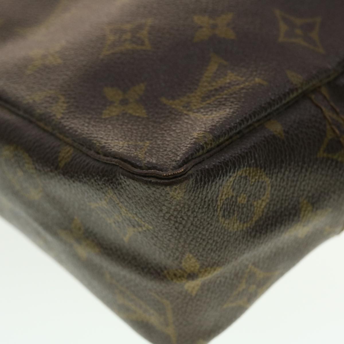 LOUIS VUITTON Monogram Trousse Toilette 28 Clutch Bag M47522 LV Auth 40826