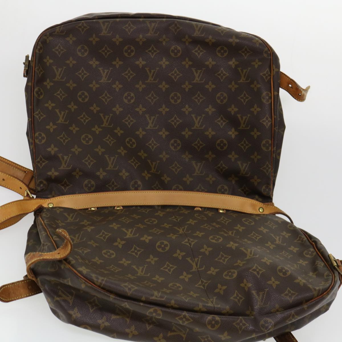 LOUIS VUITTON Monogram Saumur 43 Shoulder Bag M42252 LV Auth 40921