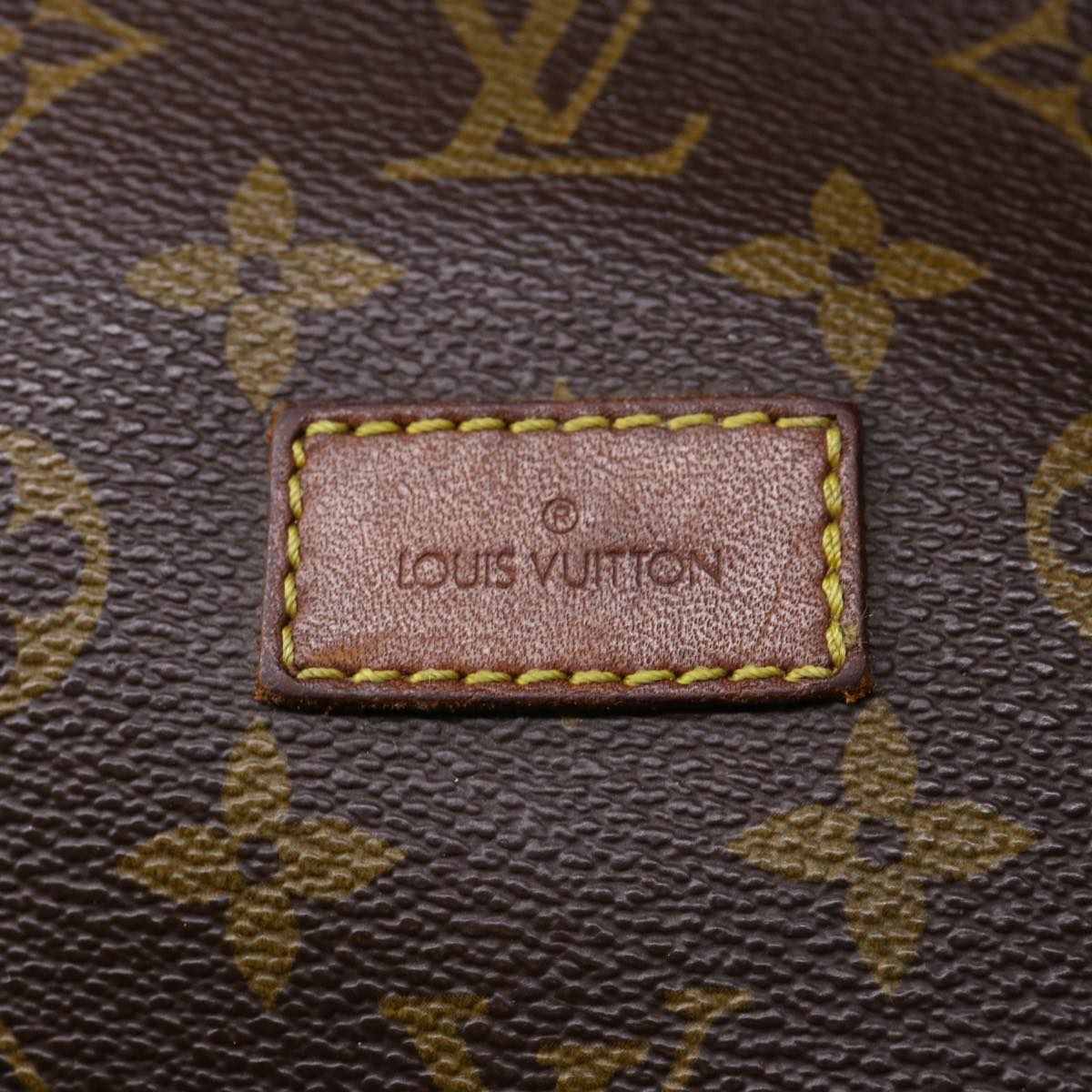 LOUIS VUITTON Monogram Saumur 43 Shoulder Bag M42252 LV Auth 40921