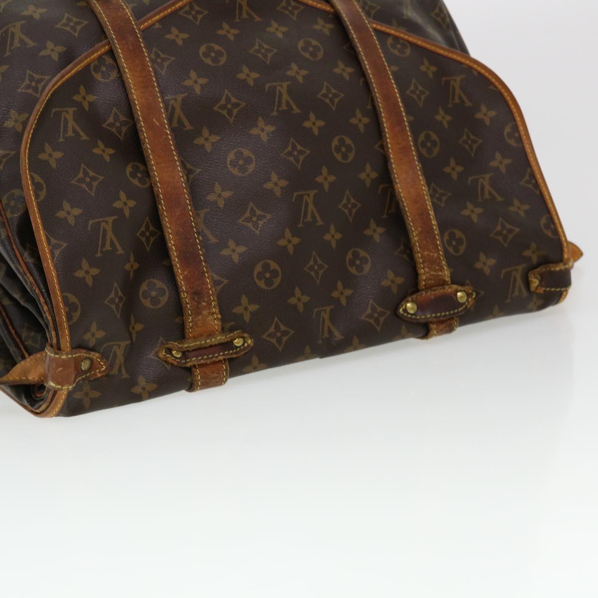 LOUIS VUITTON Monogram Saumur 43 Shoulder Bag M42252 LV Auth 40921