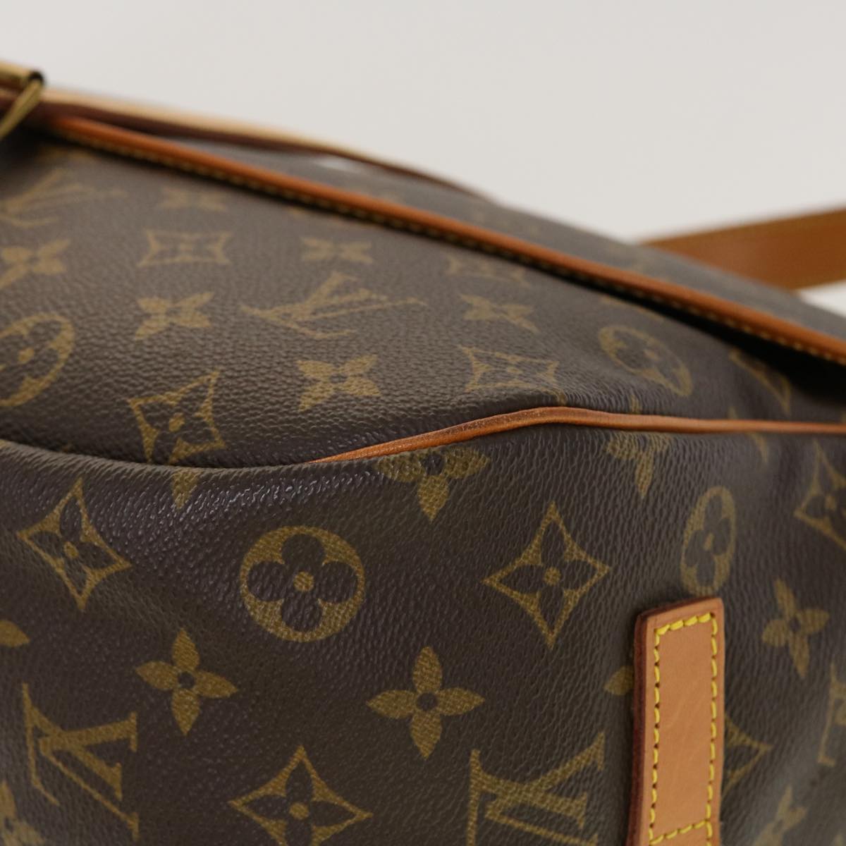 LOUIS VUITTON Monogram Saumur 35 Shoulder Bag M42254 LV Auth 41101