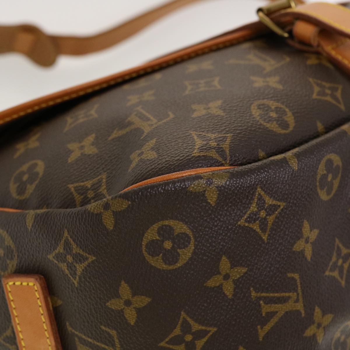 LOUIS VUITTON Monogram Saumur 35 Shoulder Bag M42254 LV Auth 41101