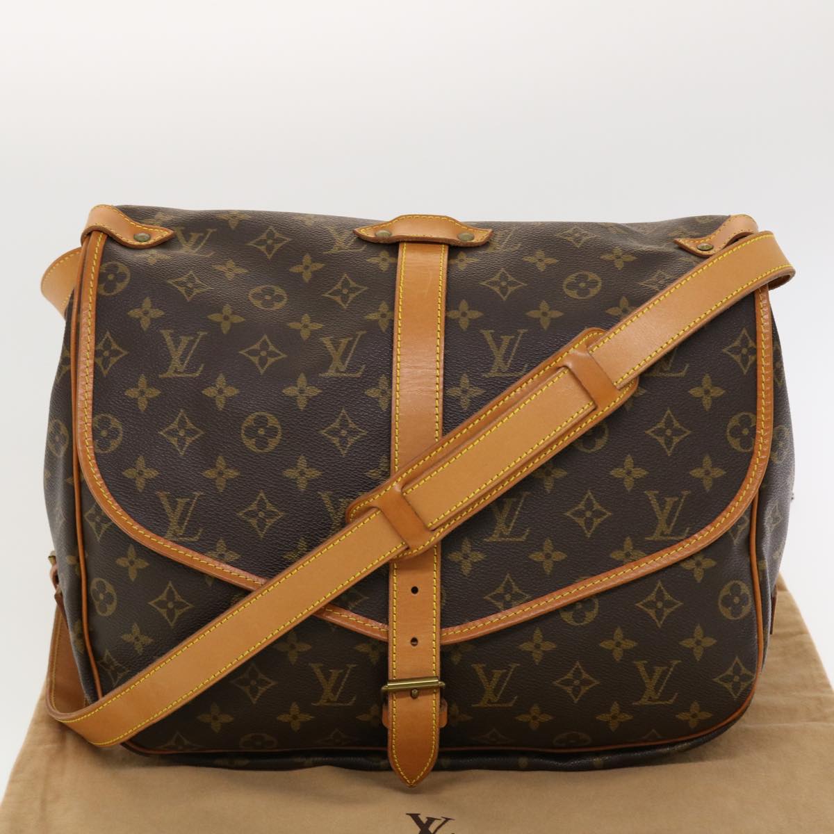 LOUIS VUITTON Monogram Saumur 35 Shoulder Bag M42254 LV Auth 41101