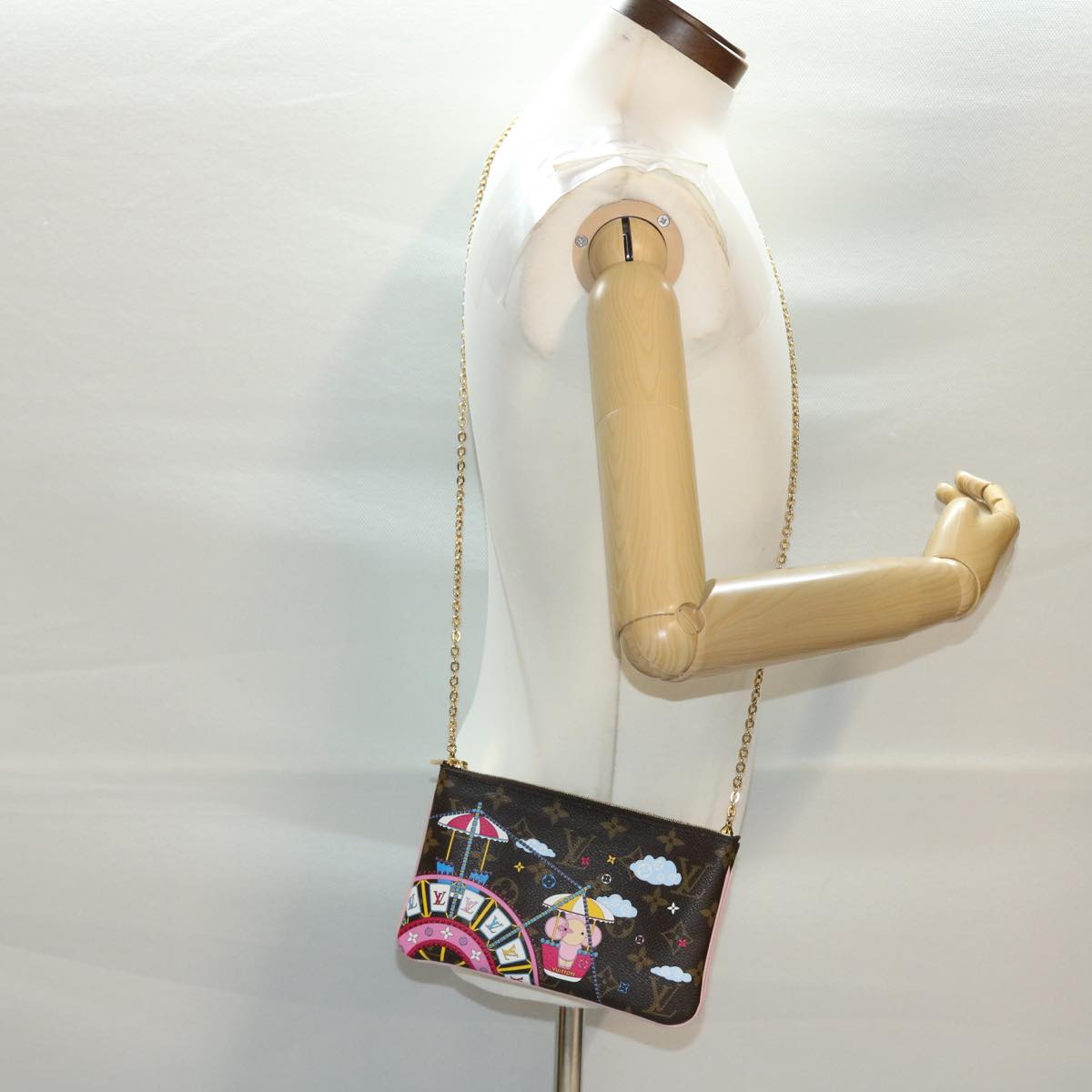 LOUIS VUITTON Vivienne Chain Pochette Double Zip Shoulder Bag M69744 LV 41162A