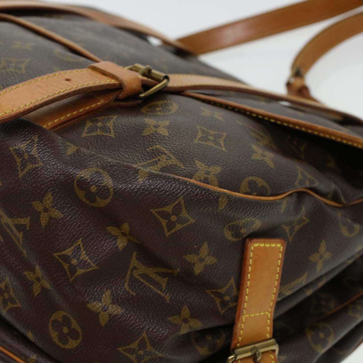 LOUIS VUITTON Monogram Saumur 43 Shoulder Bag M42252 LV Auth 41498