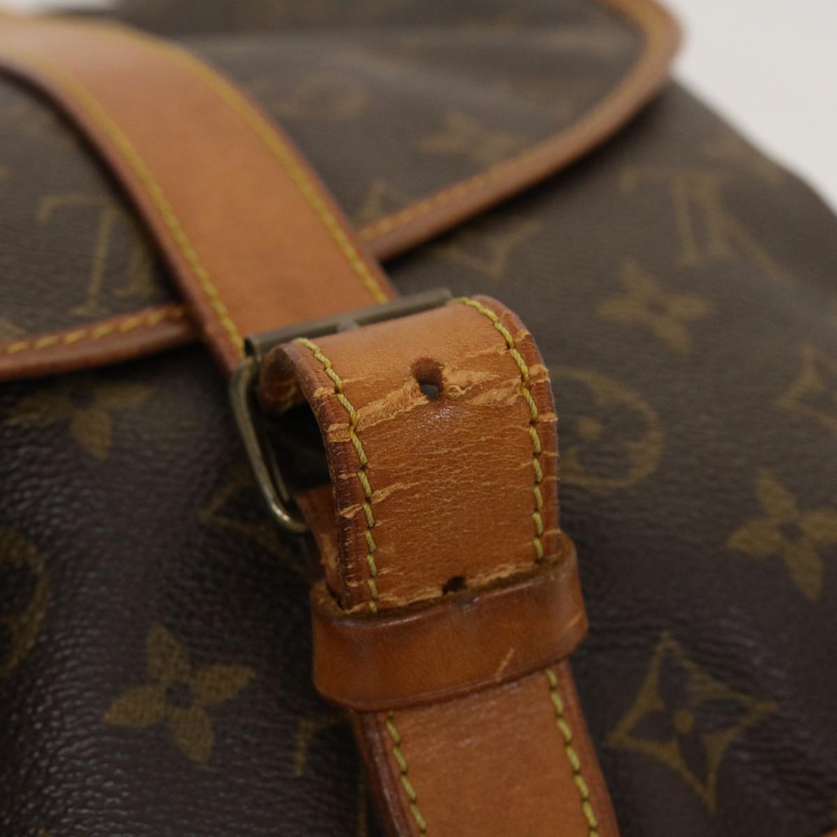 LOUIS VUITTON Monogram Saumur 43 Shoulder Bag M42252 LV Auth 41643