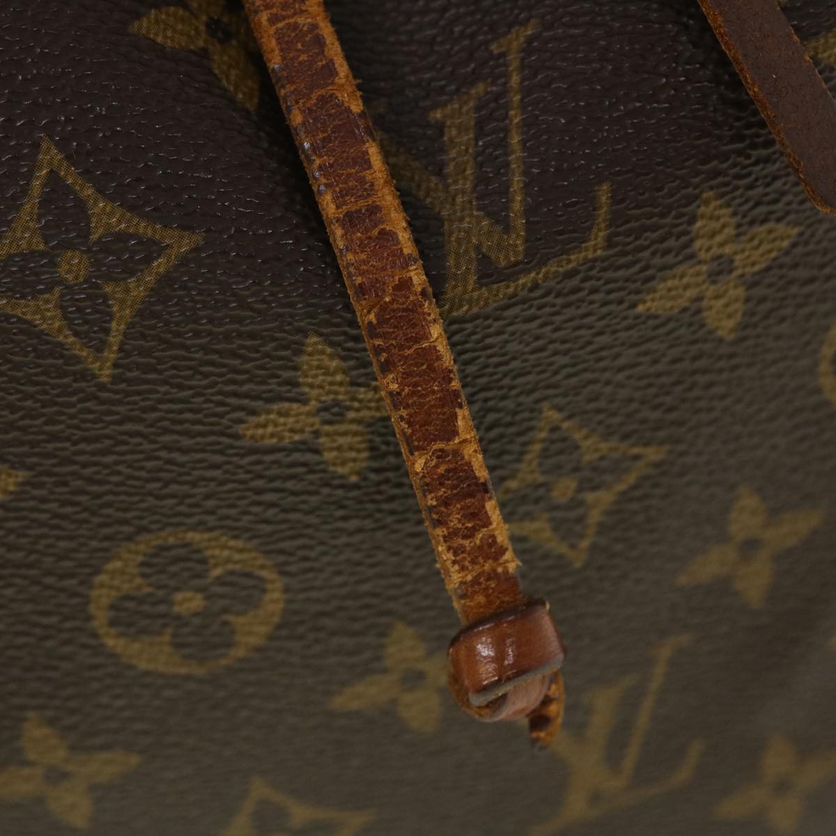 LOUIS VUITTON Monogram Noe Shoulder Bag M42224 LV Auth 42206