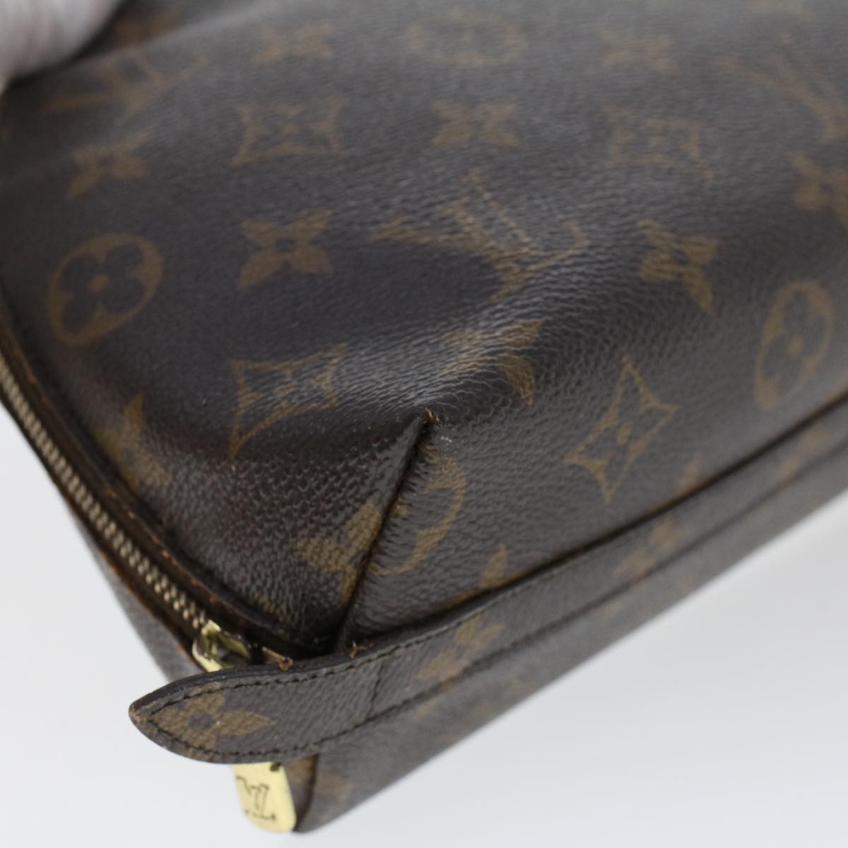 LOUIS VUITTON Monogram Trousse Demi Ronde Cosmetic Pouch M47520 LV Auth 42956