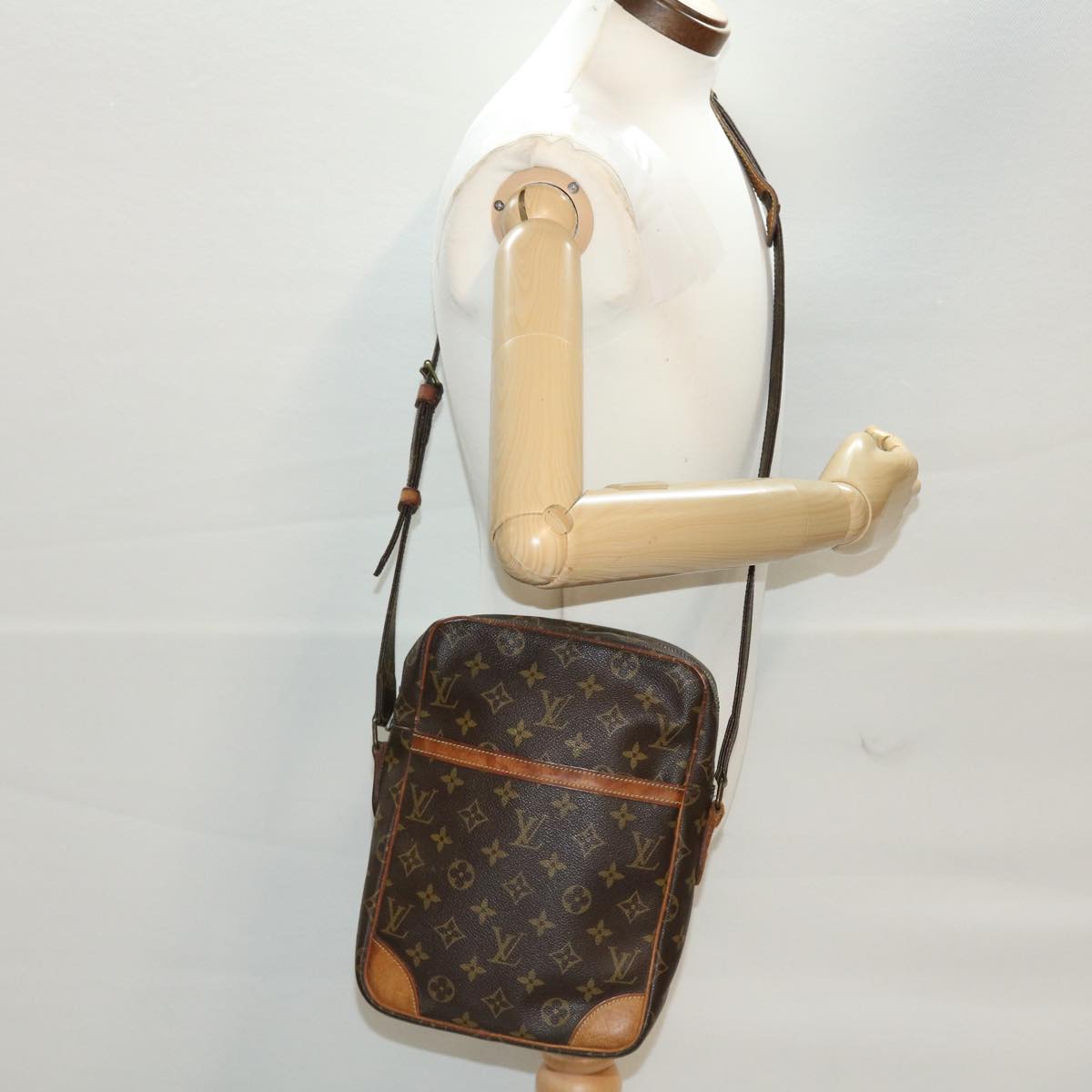 LOUIS VUITTON Monogram Danube MM Shoulder Bag M45264 LV Auth 42961