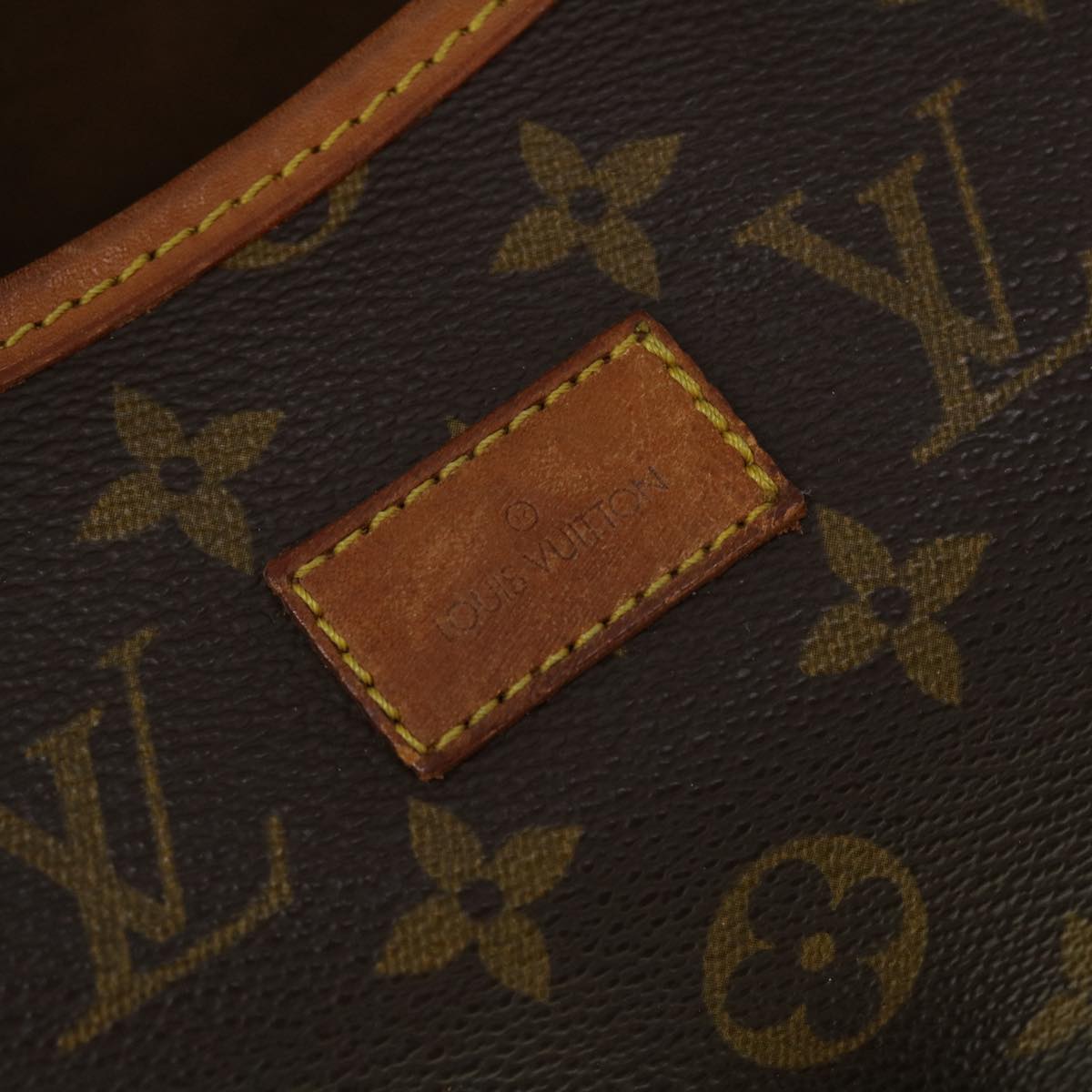 LOUIS VUITTON Monogram Saumur 35 Shoulder Bag M42254 LV Auth 42991