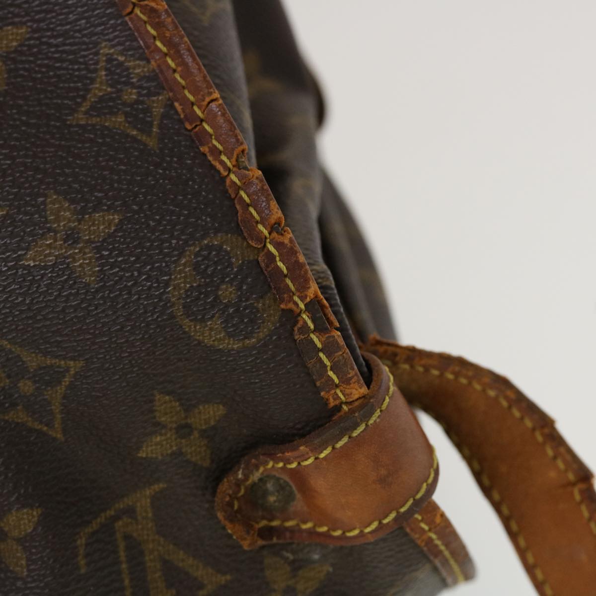 LOUIS VUITTON Monogram Saumur 35 Shoulder Bag M42254 LV Auth 42991