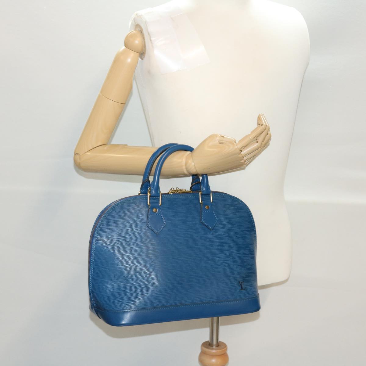 LOUIS VUITTON Epi Alma Hand Bag Toledo Blue M52145 LV Auth 43034