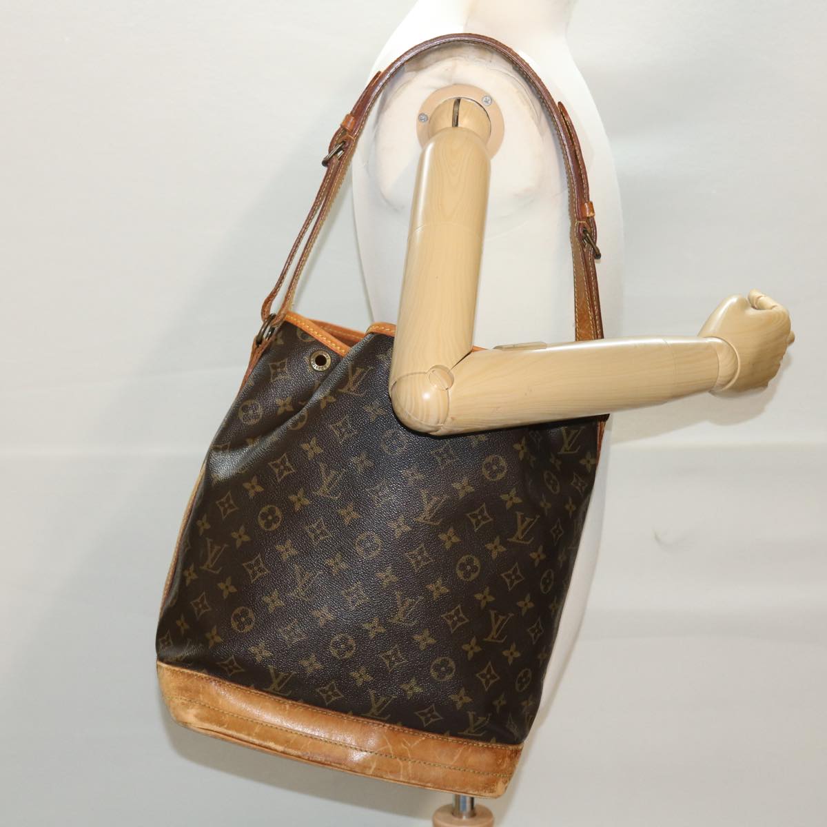 LOUIS VUITTON Monogram Noe Shoulder Bag M42224 LV Auth 43388