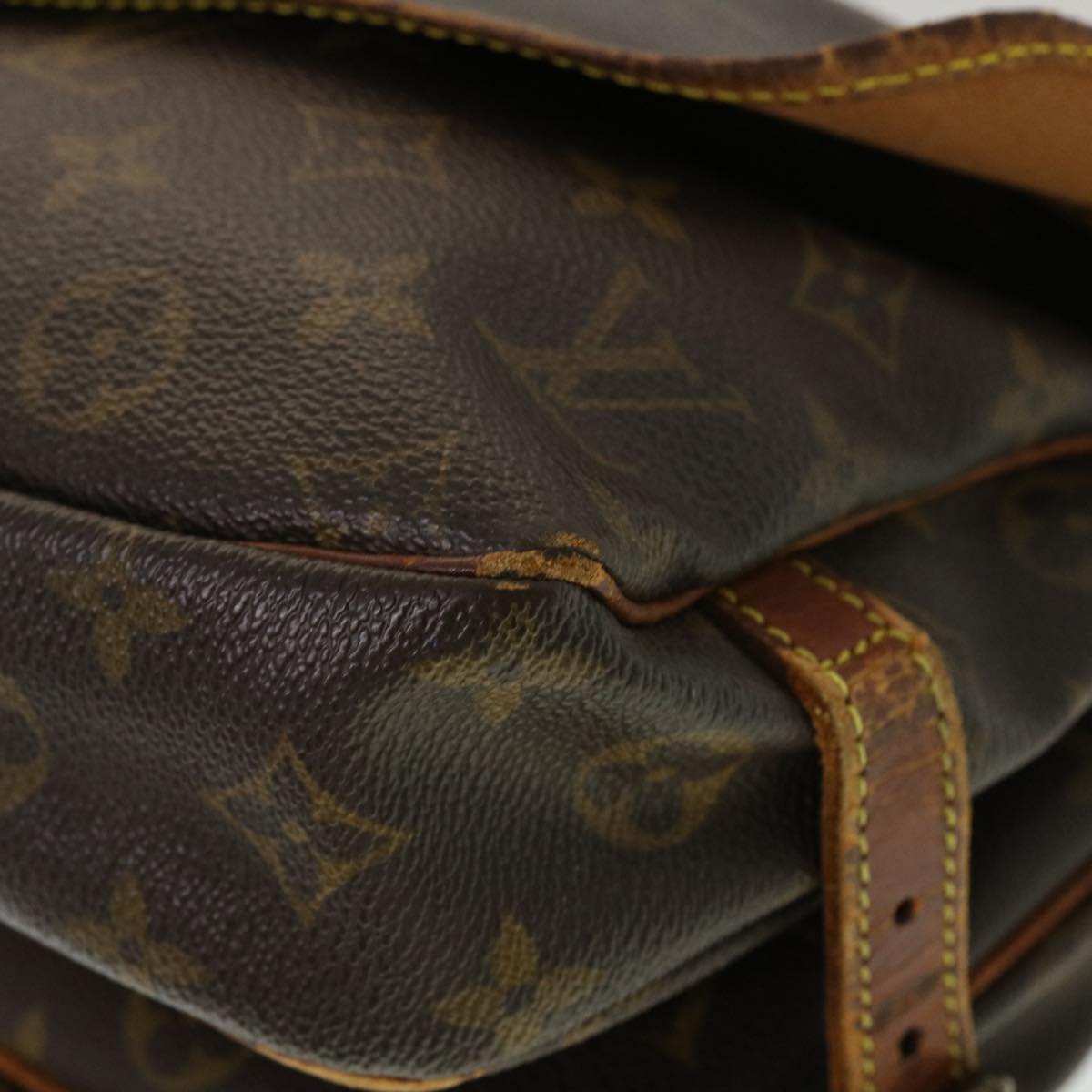 LOUIS VUITTON Monogram Saumur 30 Shoulder Bag M42256 LV Auth 43618