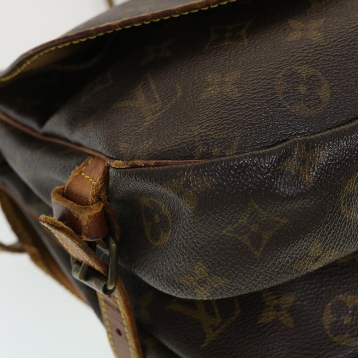 LOUIS VUITTON Monogram Saumur 30 Shoulder Bag M42256 LV Auth 43618