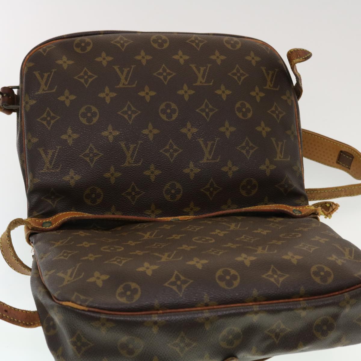 LOUIS VUITTON Monogram Saumur 30 Shoulder Bag M42256 LV Auth 43618