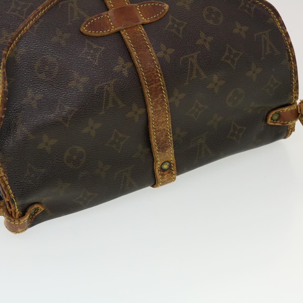 LOUIS VUITTON Monogram Saumur 30 Shoulder Bag M42256 LV Auth 43618