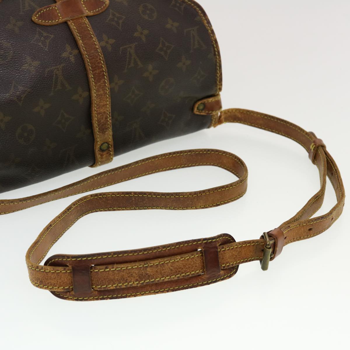 LOUIS VUITTON Monogram Saumur 30 Shoulder Bag M42256 LV Auth 43618