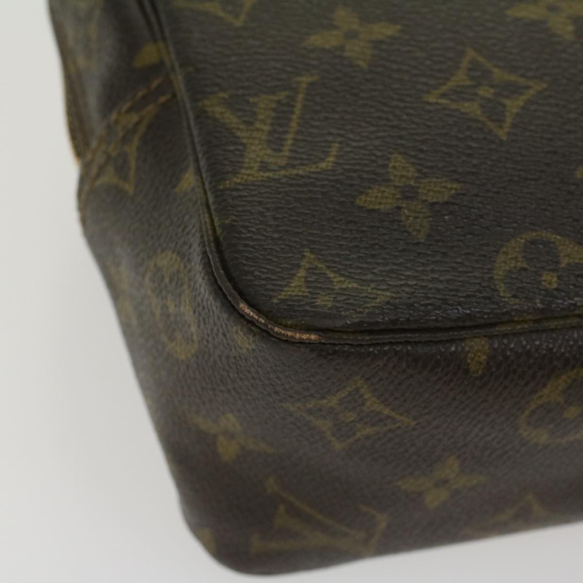 LOUIS VUITTON Monogram Trousse Toilette 28 Clutch Bag M47522 LV Auth 43622