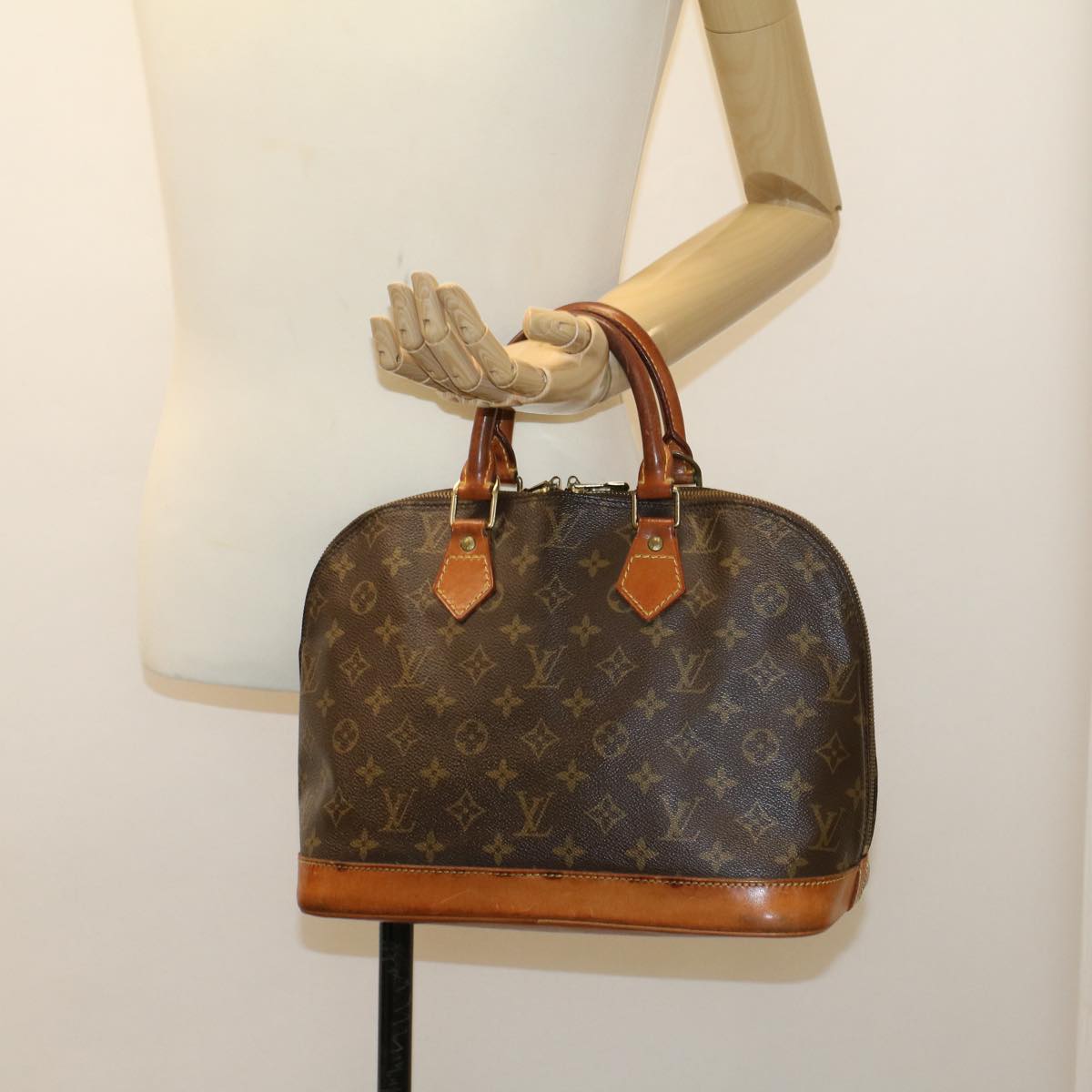 LOUIS VUITTON Monogram Alma Hand Bag M51130 LV Auth 43830