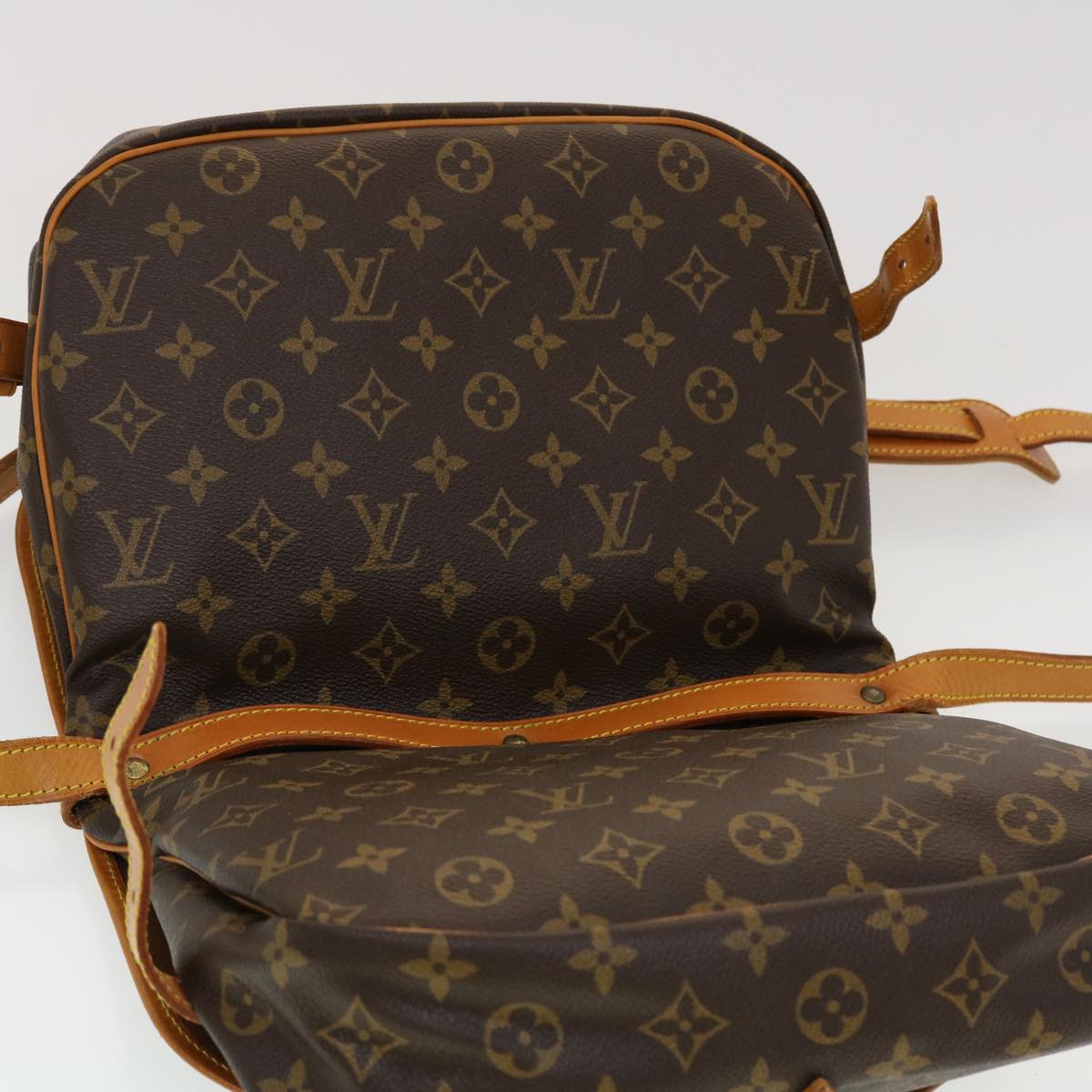 LOUIS VUITTON Monogram Saumur 30 Shoulder Bag M42256 LV Auth 44417