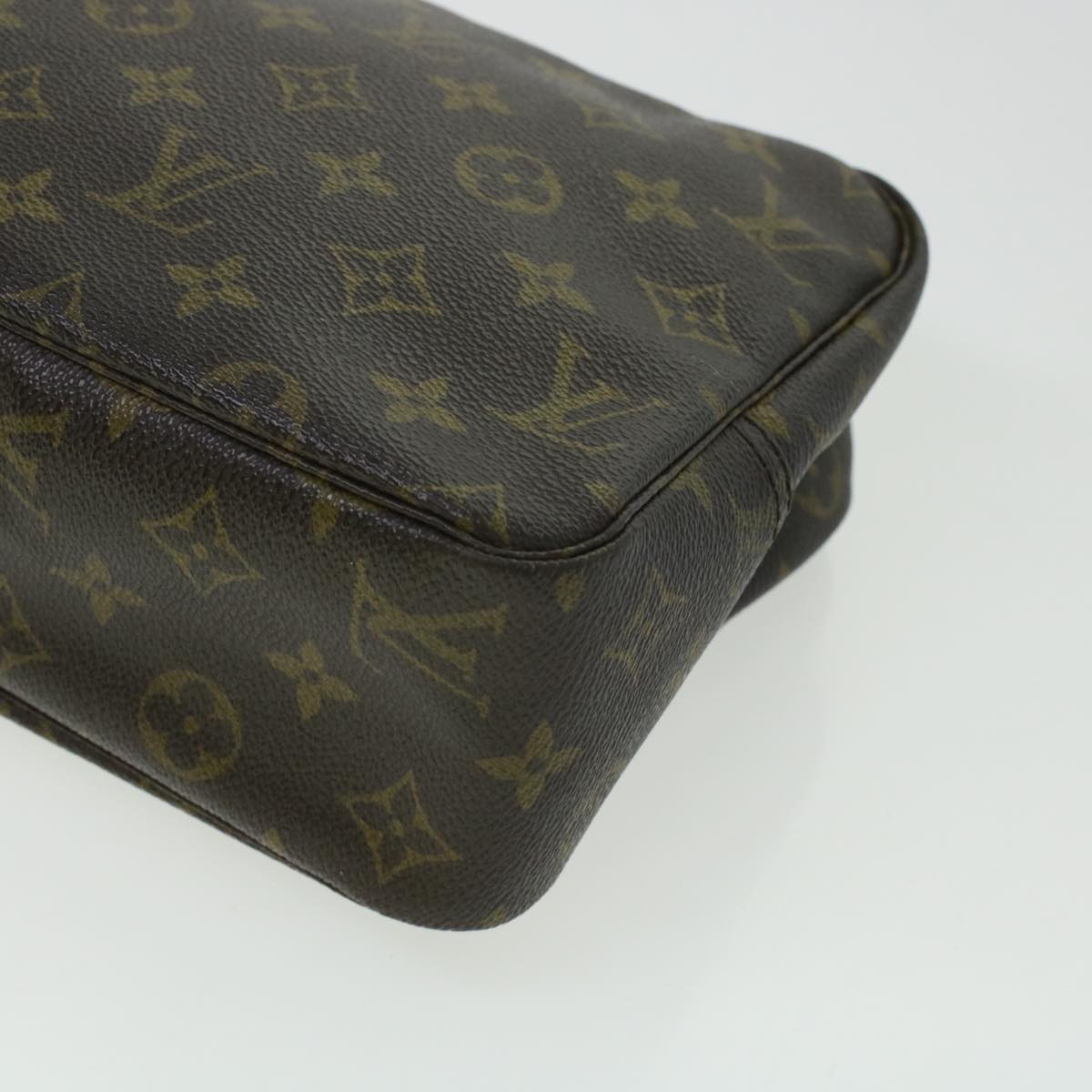 LOUIS VUITTON Monogram Trousse Toilette 28 Clutch Bag M47522 LV Auth 44637