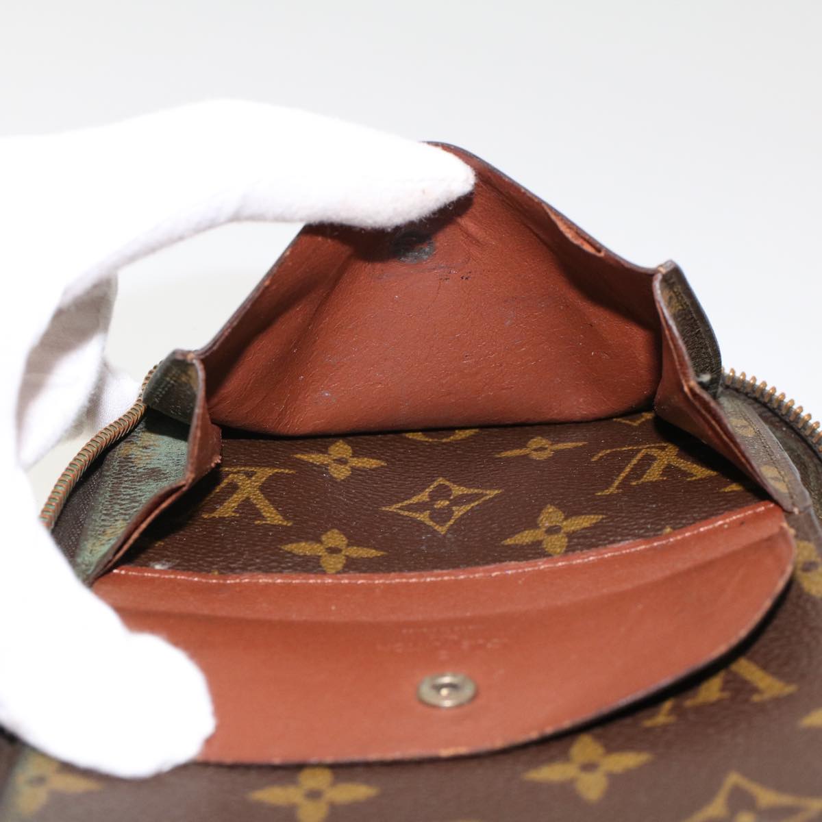 LOUIS VUITTON Monogram Poche Escapade Travel Case M60113 LV Auth 44902