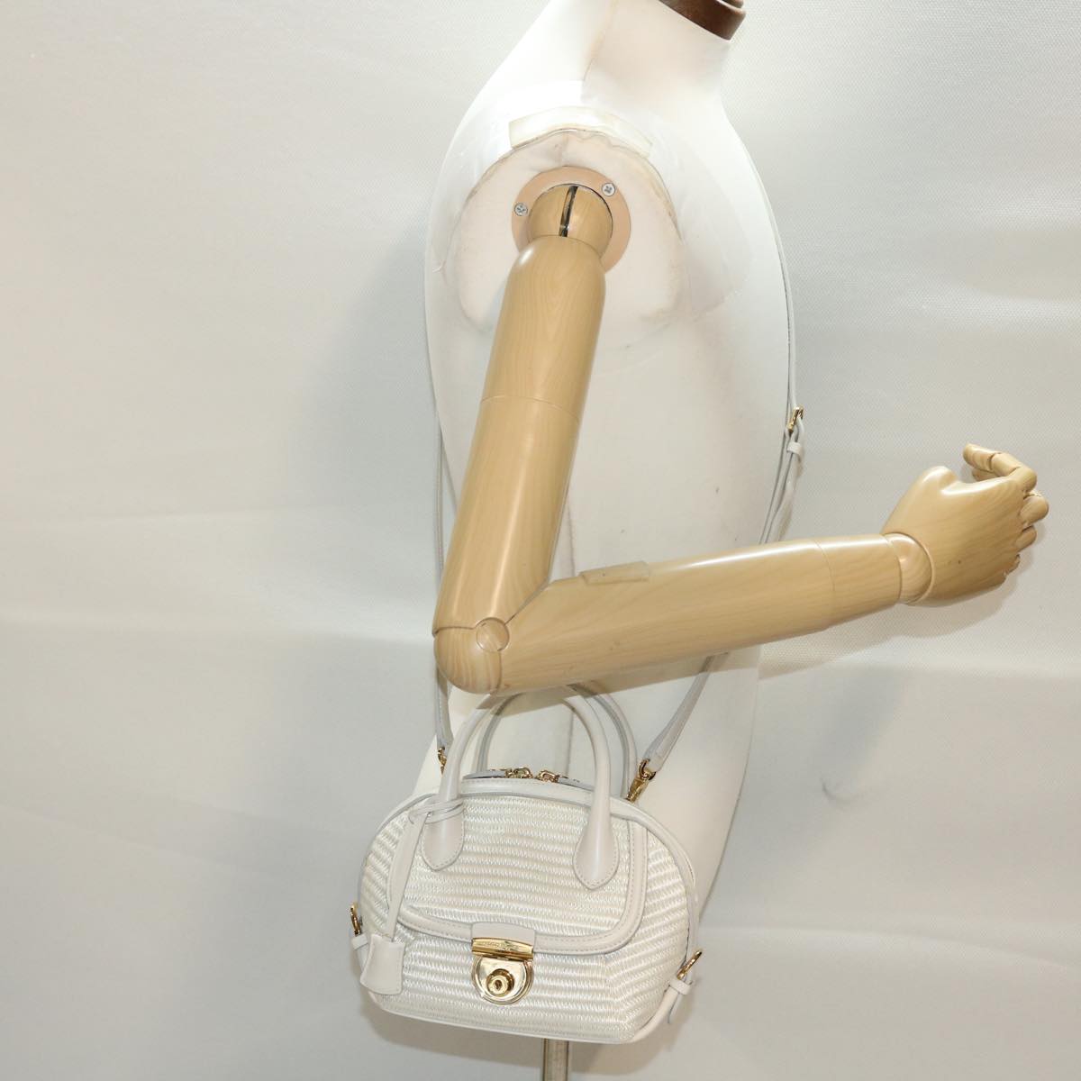 Salvatore Ferragamo Shoulder Bag Straw White GE-21F214 Auth 44994
