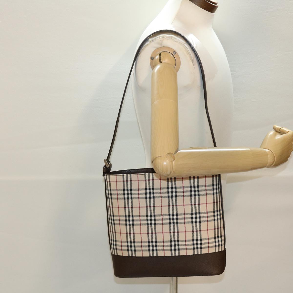 BURBERRY Nova Check Shoulder Bag Nylon Leather Beige Auth 45087