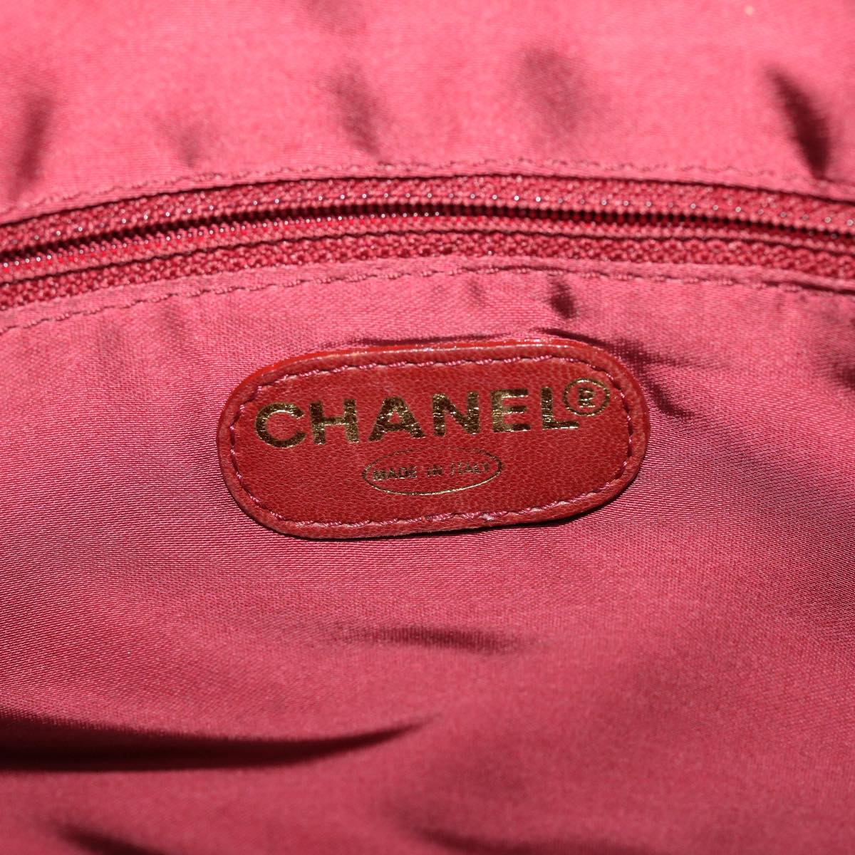 CHANEL Shoulder Bag Caviar Skin Red CC Auth 45089