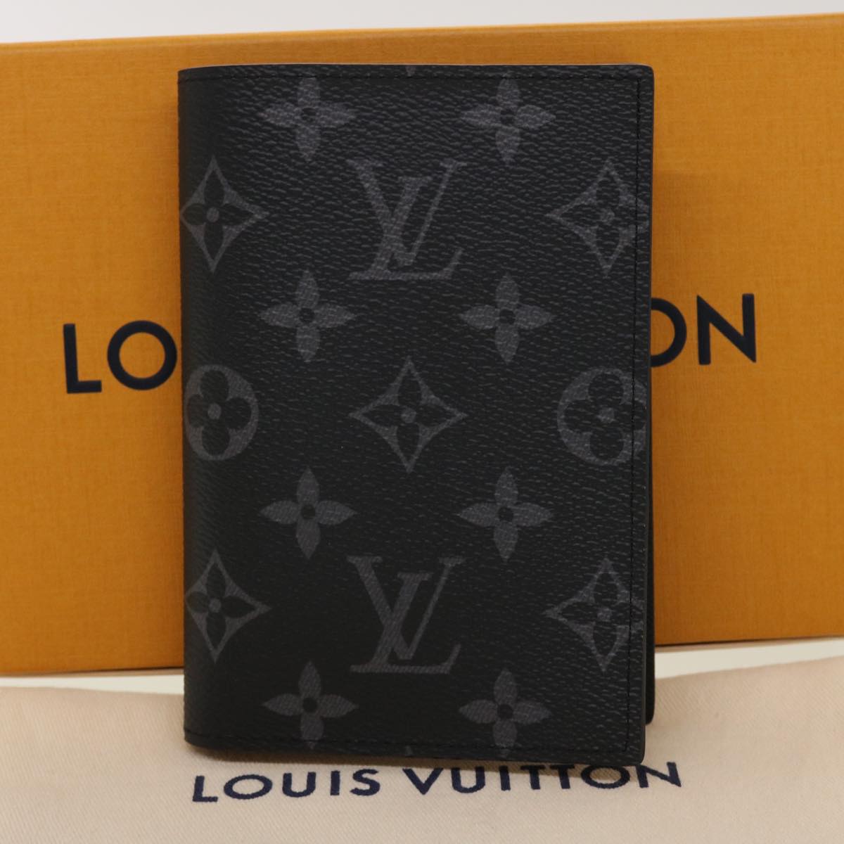 LOUIS VUITTON Eclipse Couverture Passpole NM Passport Case M64501 LV Auth 45095A