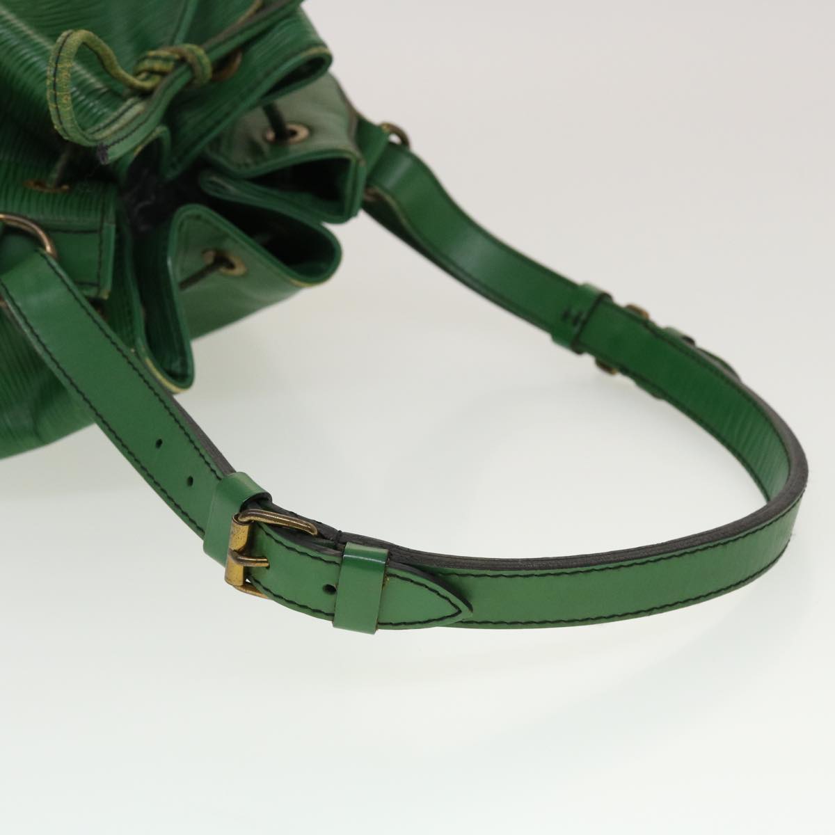 LOUIS VUITTON Epi Noe Shoulder Bag Green M44004 LV Auth 45111