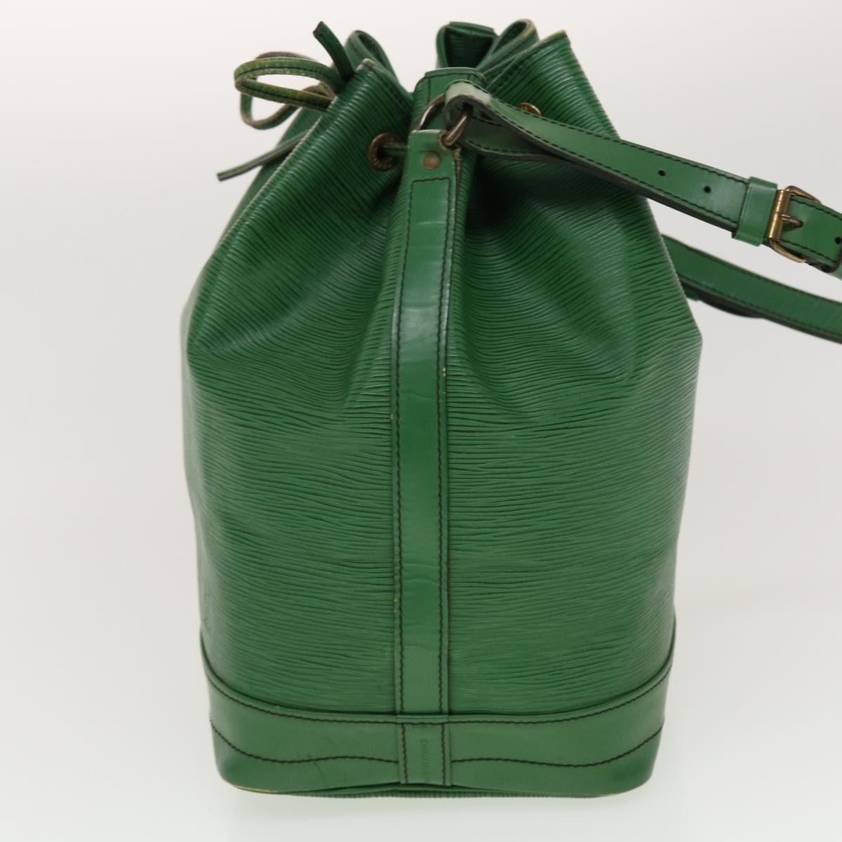 LOUIS VUITTON Epi Noe Shoulder Bag Green M44004 LV Auth 45111