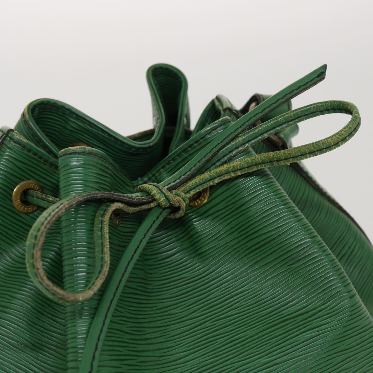 LOUIS VUITTON Epi Noe Shoulder Bag Green M44004 LV Auth 45111