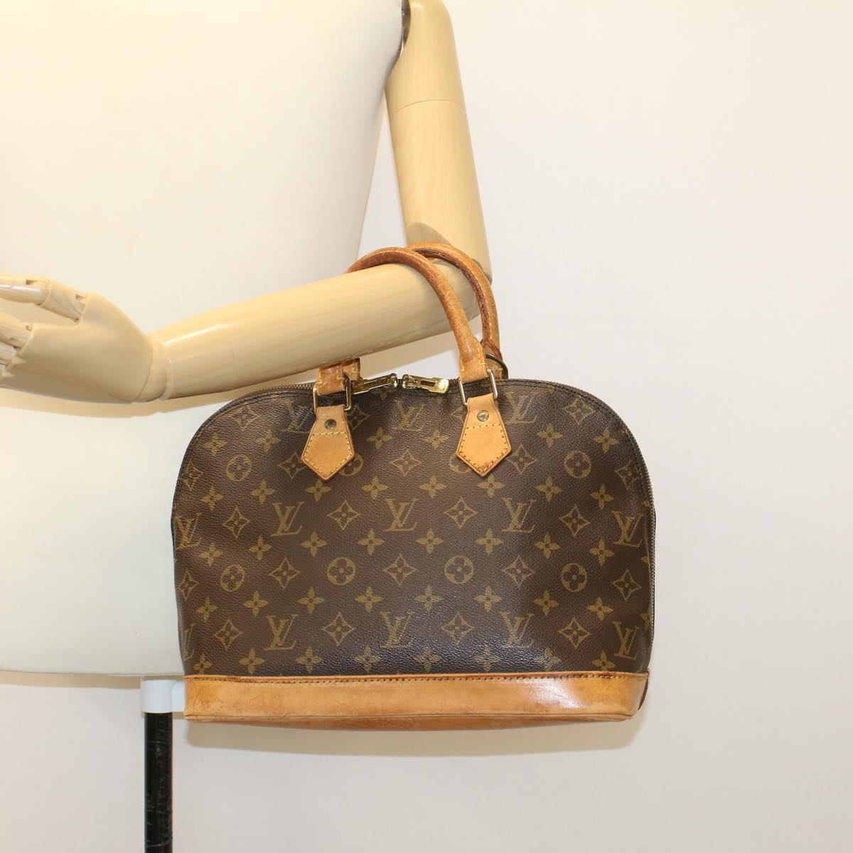 LOUIS VUITTON Monogram Alma Hand Bag M51130 LV Auth 45202