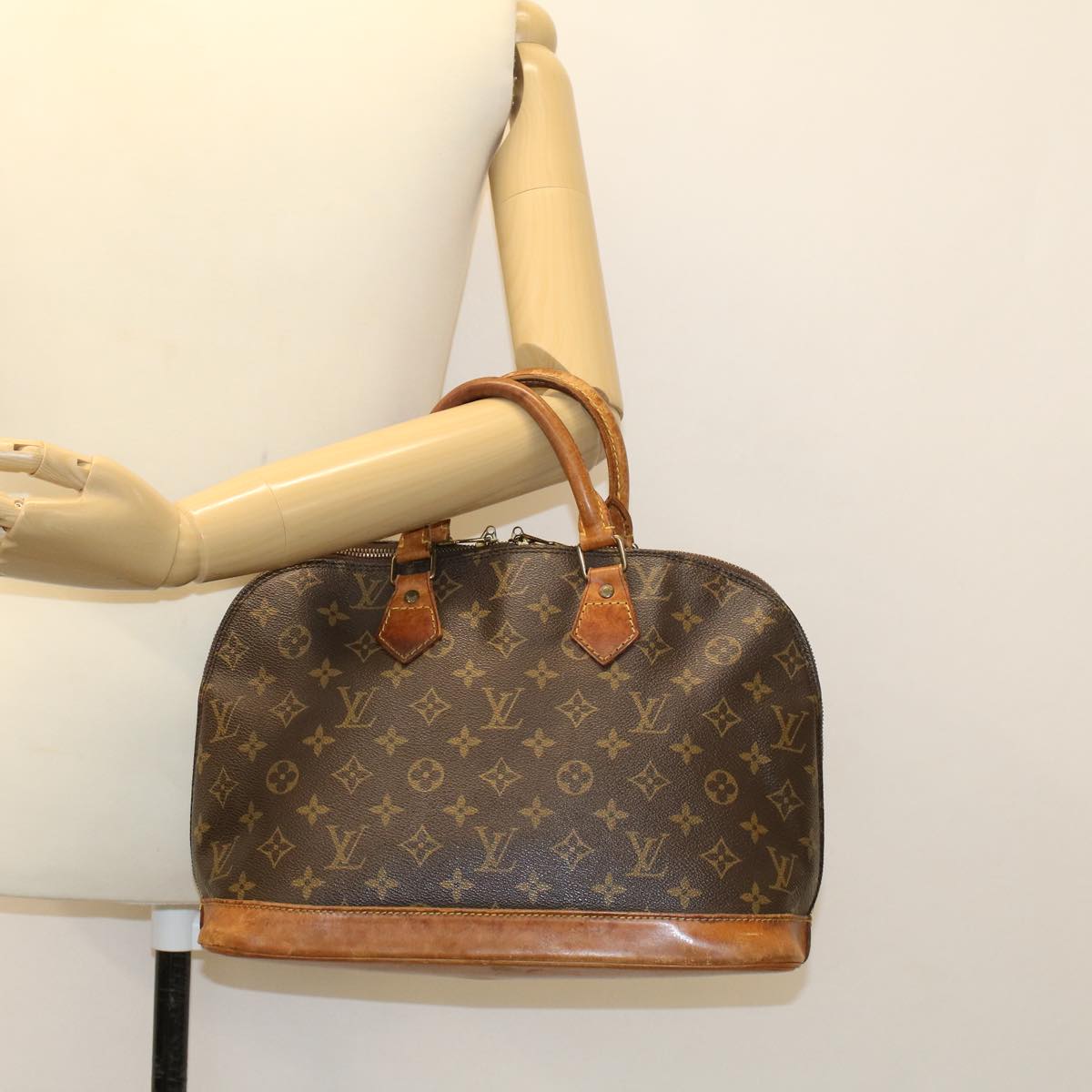 LOUIS VUITTON Monogram Alma Hand Bag M51130 LV Auth 45203