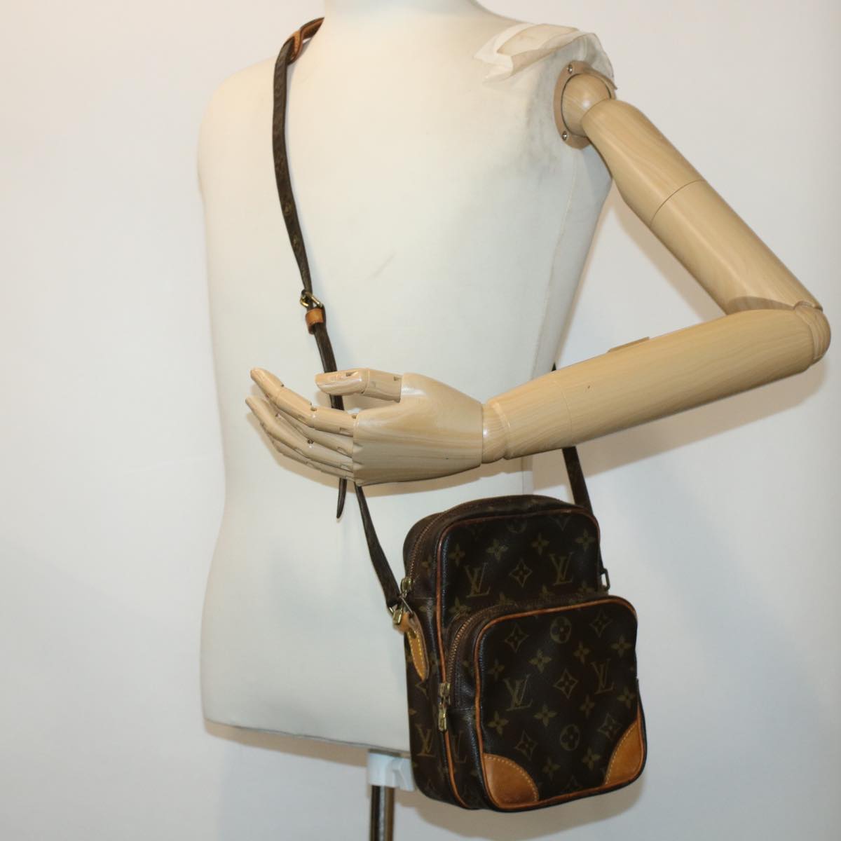 LOUIS VUITTON Monogram Amazon Shoulder Bag M45236 LV Auth 45220