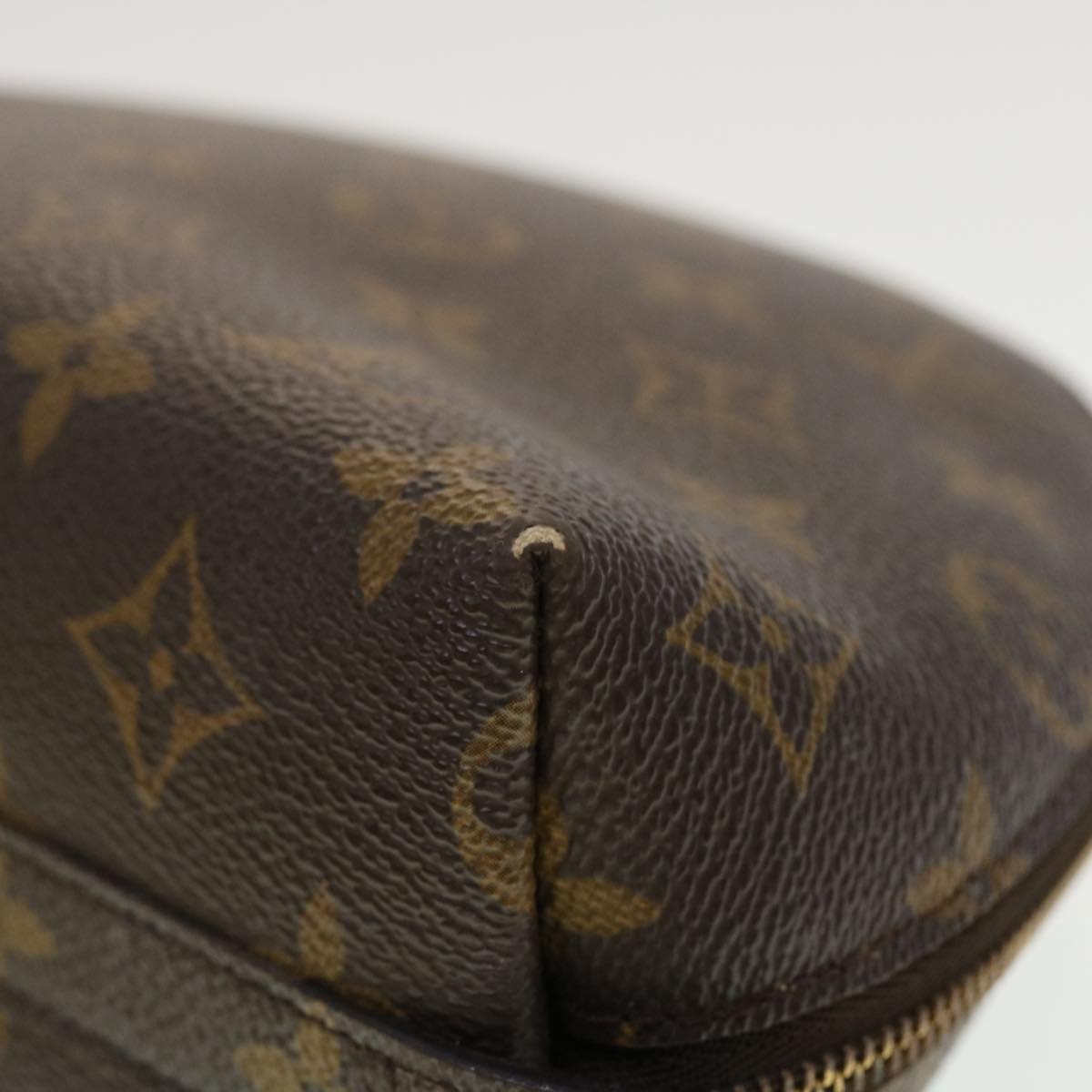 LOUIS VUITTON Monogram Trousse Demi Ronde Cosmetic Pouch M47520 LV Auth 45317