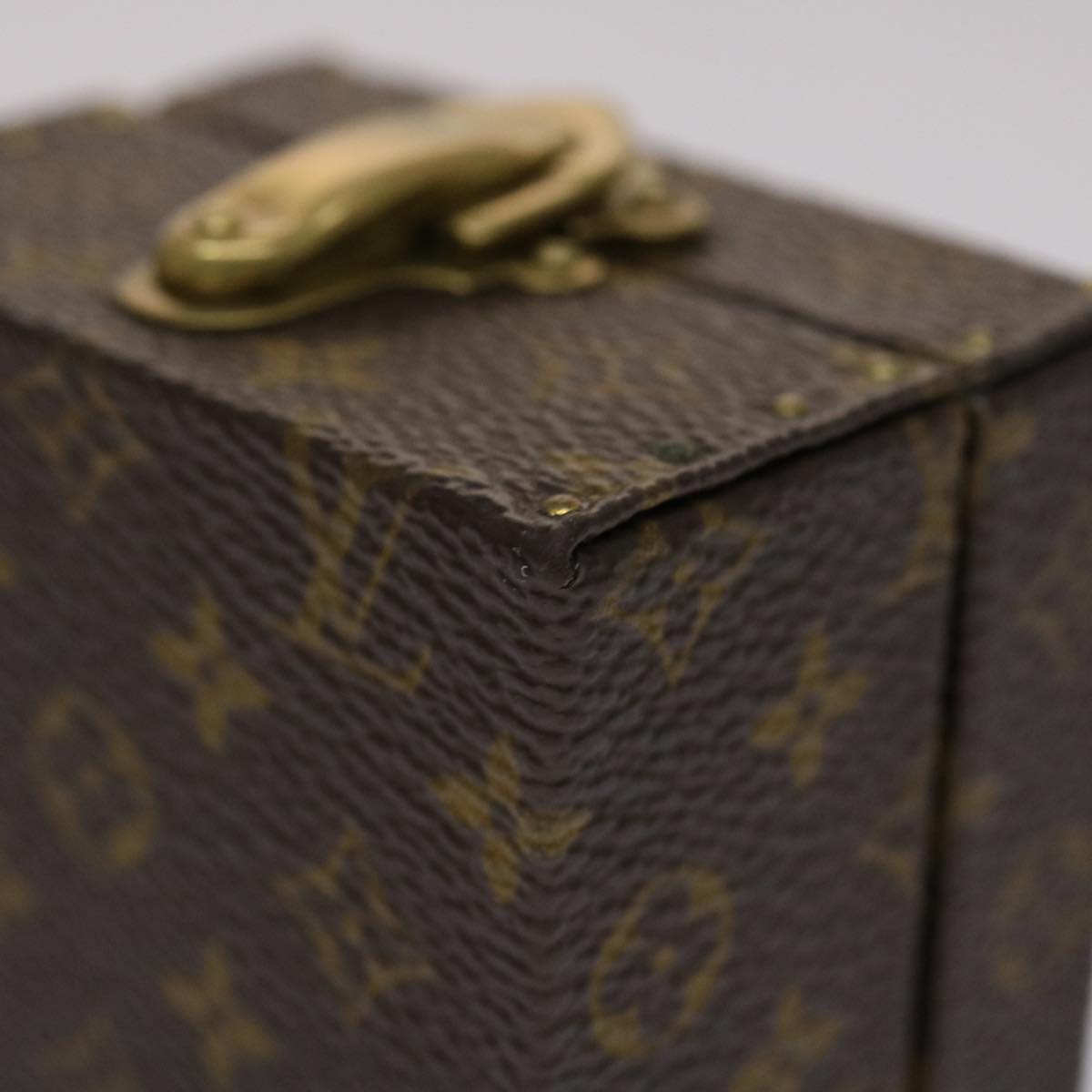 LOUIS VUITTON Monogram Accessory Case LV Auth 45437A