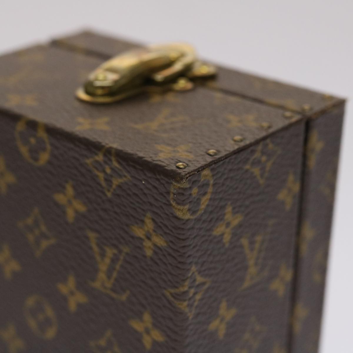 LOUIS VUITTON Monogram Accessory Case LV Auth 45442A