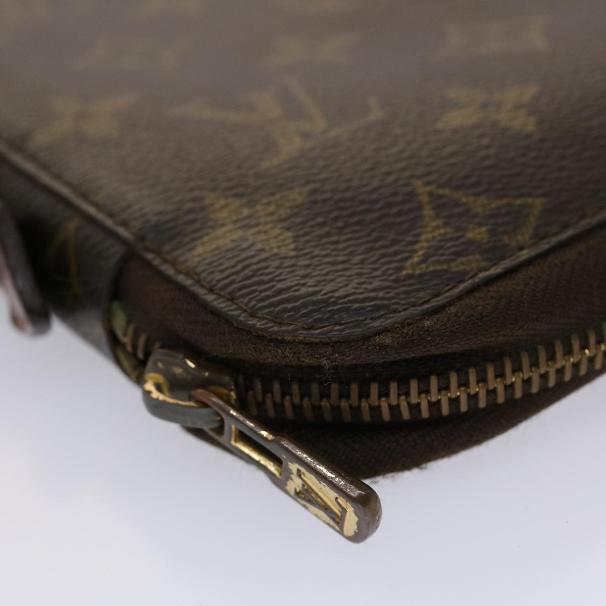 LOUIS VUITTON Monogram Poche Escapade Travel Case M60113 LV Auth 45496