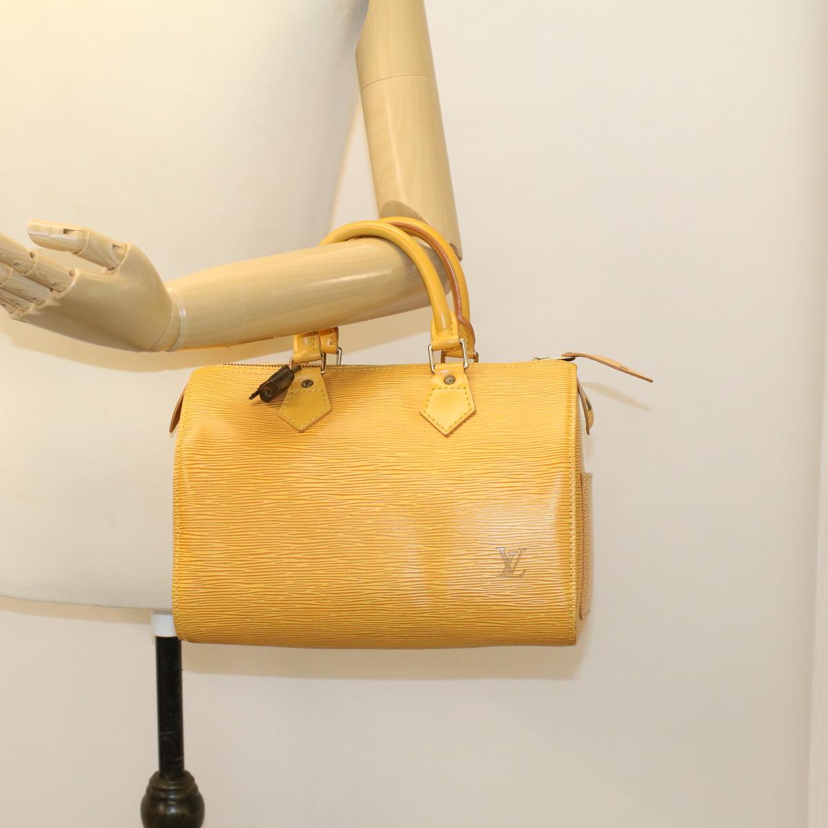 LOUIS VUITTON Epi Speedy 25 Hand Bag Tassili Yellow M43019 LV Auth 45649