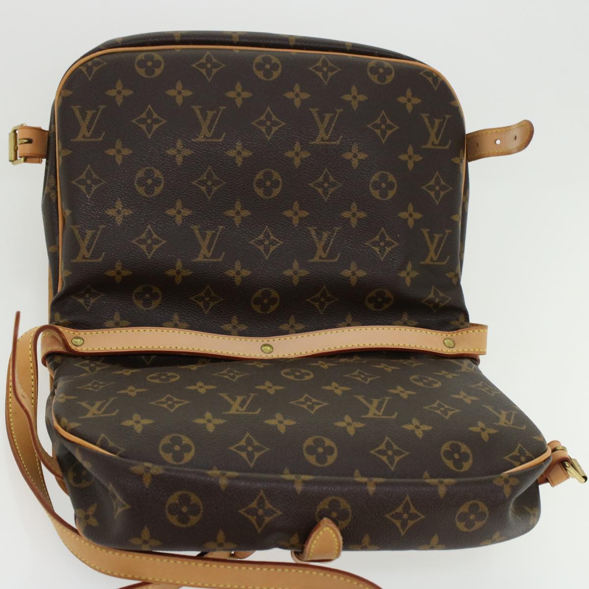 LOUIS VUITTON Monogram Saumur 30 Shoulder Bag M42256 LV Auth 45666A