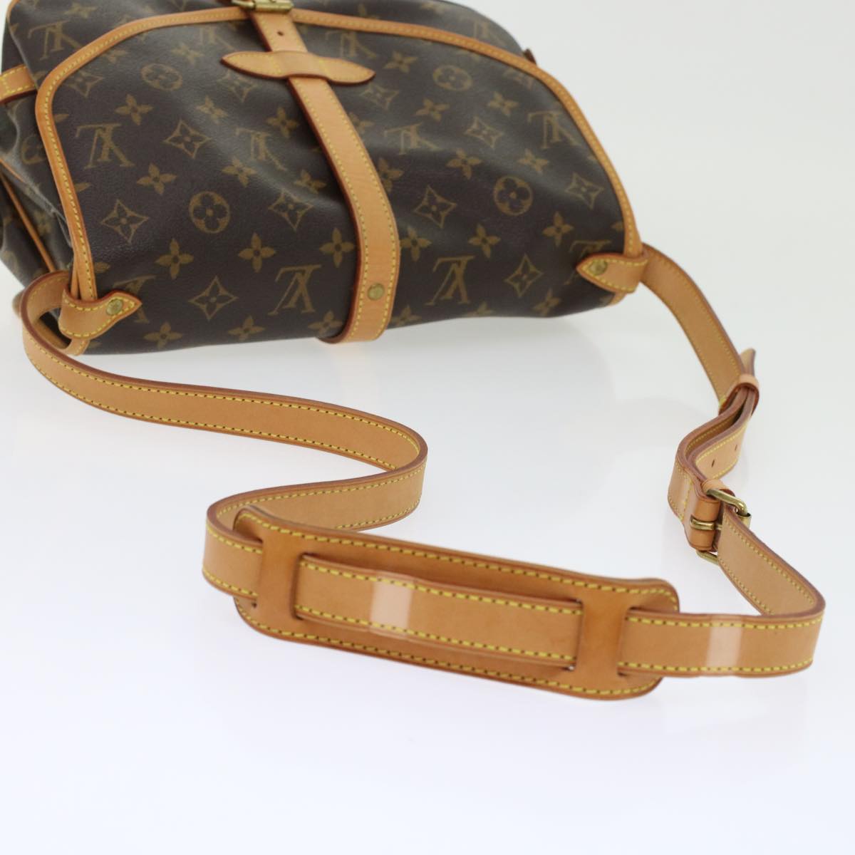 LOUIS VUITTON Monogram Saumur 30 Shoulder Bag M42256 LV Auth 45666A