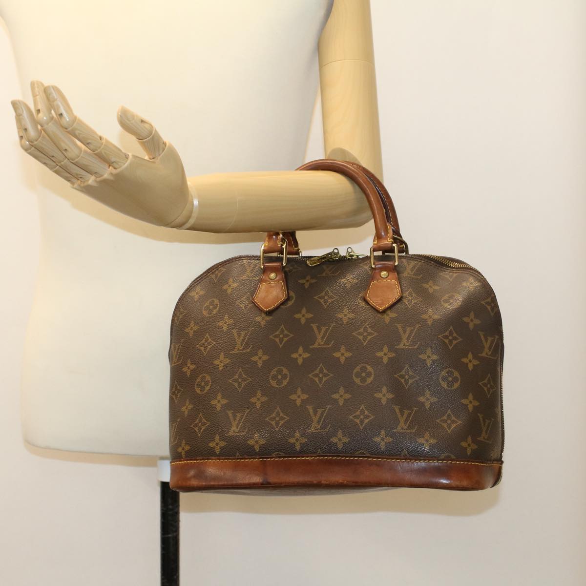 LOUIS VUITTON Monogram Alma Hand Bag M51130 LV Auth 45774