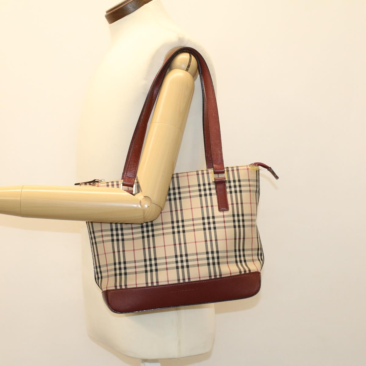 BURBERRY Nova Check Hand Bag Nylon Leather Beige Auth 46310