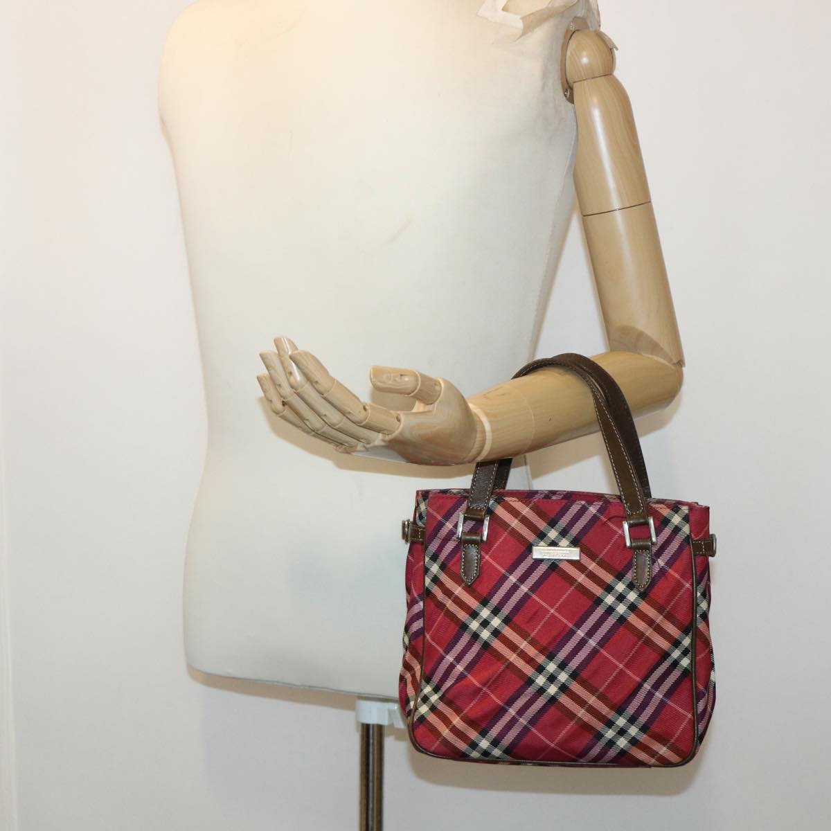 BURBERRY Nova Check Hand Bag Nylon Leather Red Auth 46960