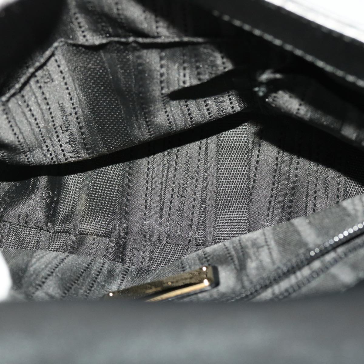 Salvatore Ferragamo Gancini Sofia Hand Bag Leather Black BW-21 D356 Auth 47056