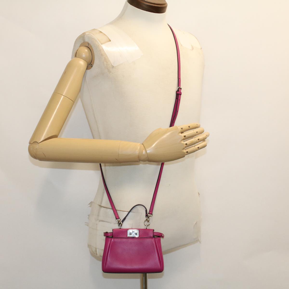 FENDI Shoulder Bag Leather Pink Auth 47385